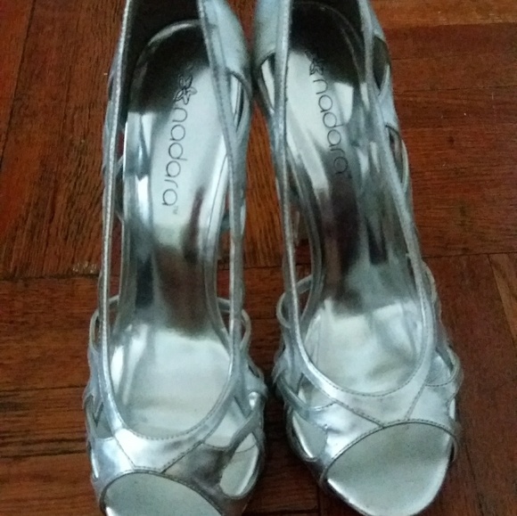 Shoes - Picture 4 of 4